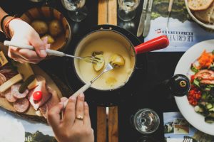 l'accord parfait entre le vin et la fondue savoyarde
